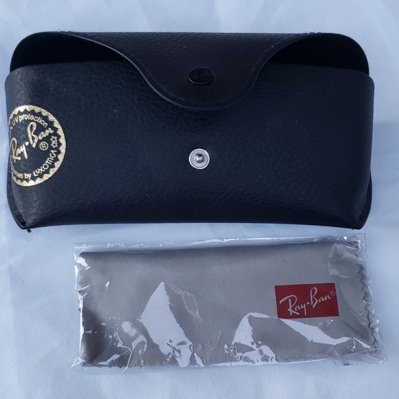 Ray-Ban Case with Cloth - Picture 2 of 5